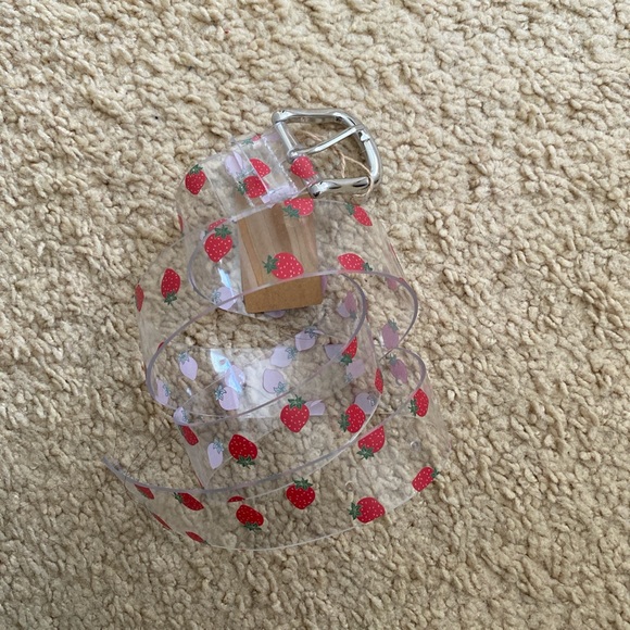 Brandy Melville clear strawberry belt - Picture 1 of 1